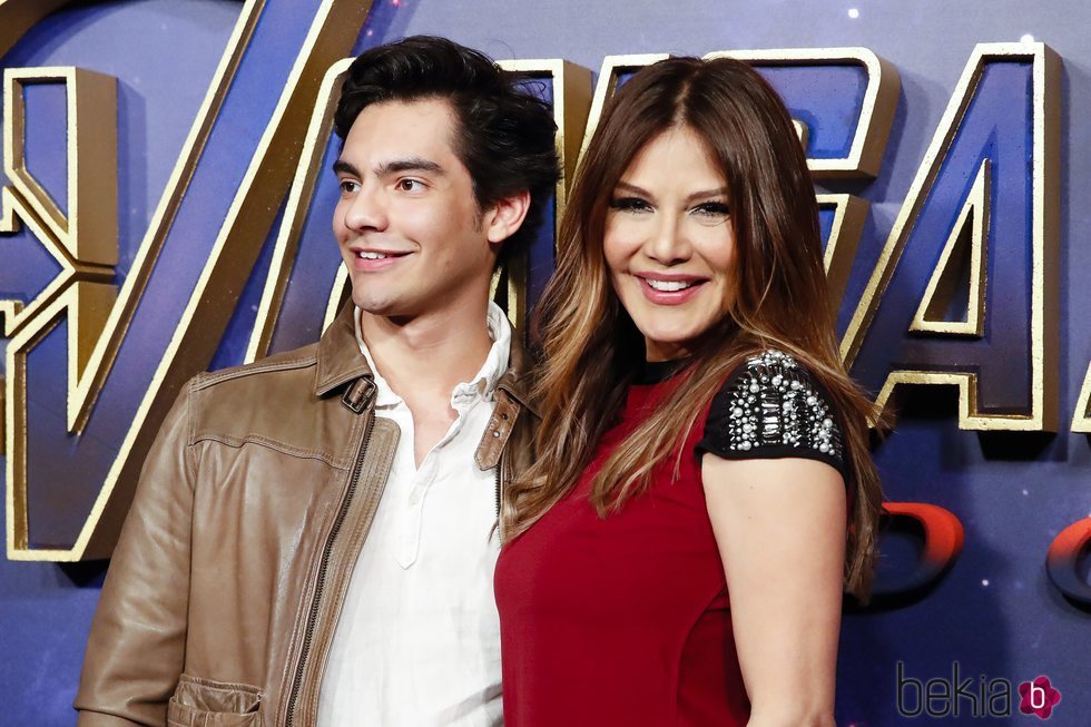 Ivonne Reyes con su hijo Alejandro en la premiere de 'Los Vengadores: Endgame' en Madrid