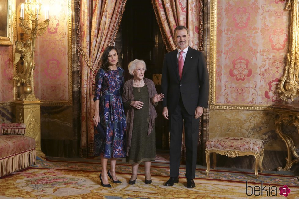 Los Reyes Felipe y Letizia en el almuerzo en honor a la ganadora del Premio Cervantes