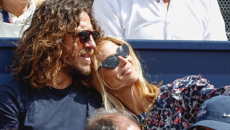 Carles Puyol y Vanesa Lorenzo, muy cariñosos en el torneo de Conde Godó 2019