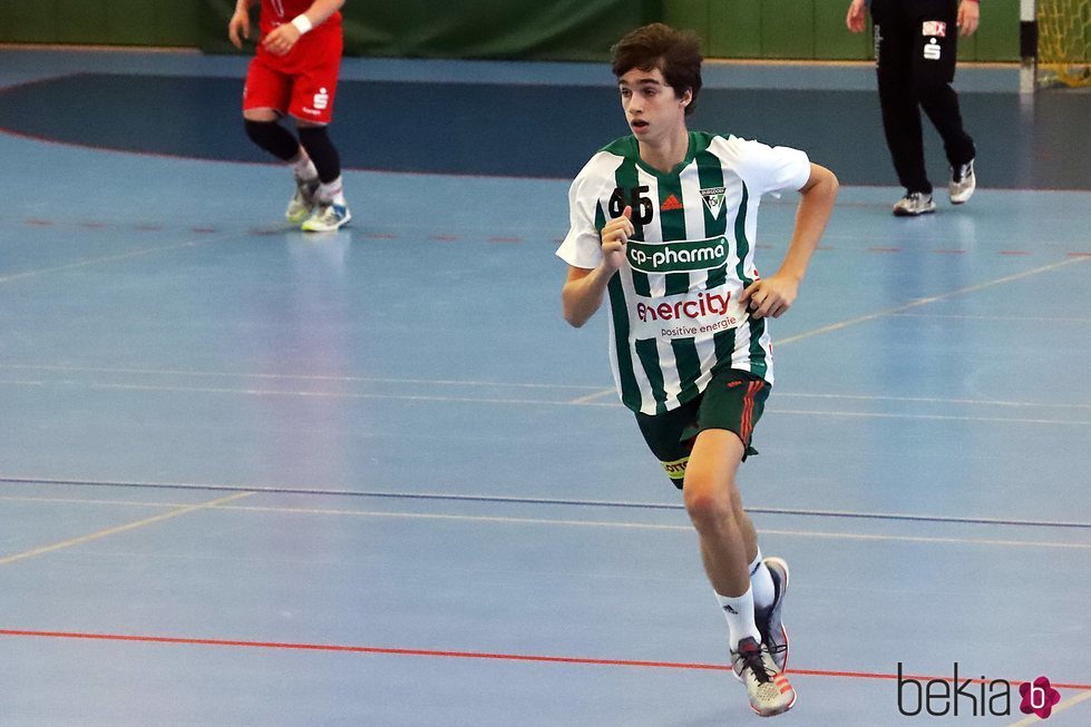 Pablo Urdangarin durante un partido de balonmano en Alemania