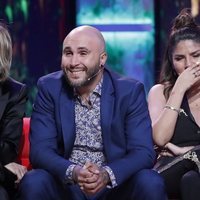 Kiko Rivera y Chabelita Pantoja emocionados viendo saltar a Isabel Pantoja en 'Supervivientes 2019'