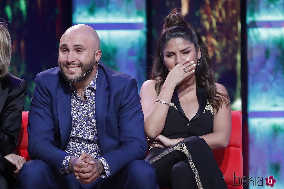 Kiko Rivera y Chabelita Pantoja emocionados viendo saltar a Isabel Pantoja en 'Supervivientes 2019'