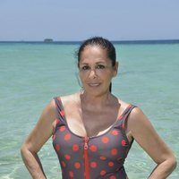 Posado oficial de Isabel Pantoja en el mar para Supervivientes 2019