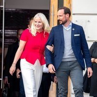 Mette-Marit y Haakon de Noruega en el Litteraturhuset