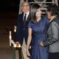 La Reina Letizia saluda a Nazira Abdula, Ministra de Salud de Mozambique en su Visita Oficial de abril de 2019