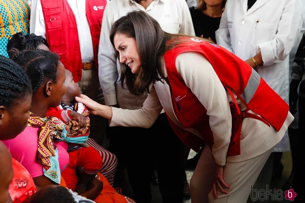 La Reina Letizia en su visita a Mozambique