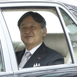 EL Príncipe Heredero Naruhito llega a la ceremonia de abdicación del Emperador Akihito el 30 de abril de 2019