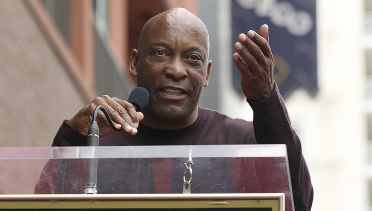 John Singleton en la ceremonia de entrega de la Estrella en el Paseo de la Fama de Taraji P.Henson