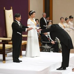 Naruhito de Japón pronuncia su primer discurso como Emperador junto a la Emperatriz Masako