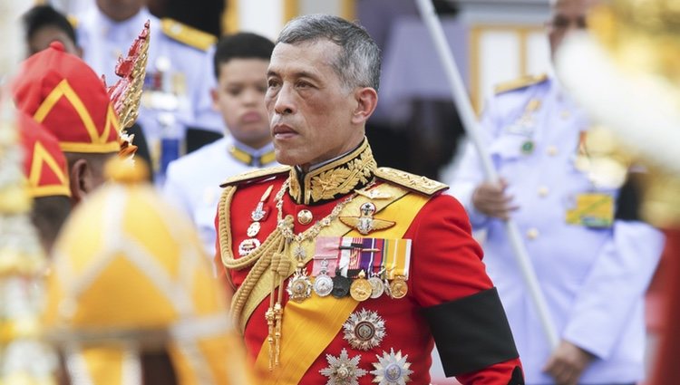 El Rey Vajiralongkorn de Tailandia en el homenaje a su padre el Rey Bhumibol Adulyadej