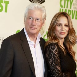 Richard Gere y Alejandra Silva reaparecen en sociedad tras ser padres, durante la Gala de City Harvest