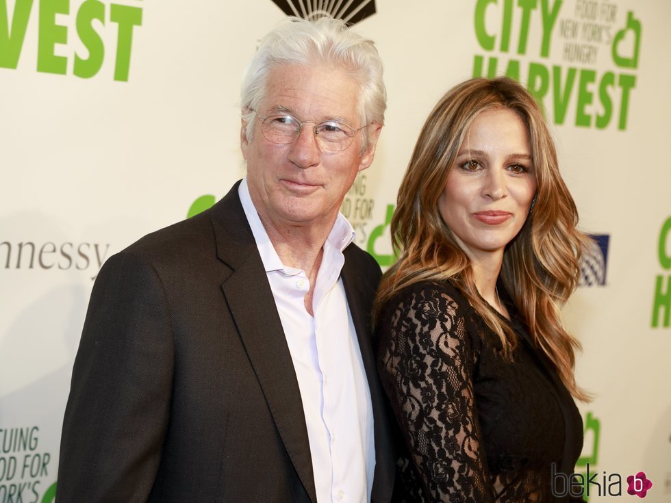 Richard Gere y Alejandra Silva reaparecen en sociedad tras ser padres, durante la Gala de City Harvest