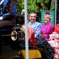 Eugenia Martínez de Irujo y Cayetana Rivera en la primera jornada de la Feria de Abril 2019