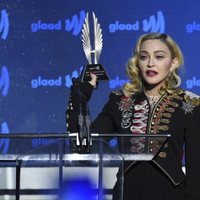 Madonna recibe el premio en los GLAAD Media Awards 2019