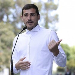 Iker Casillas tras recibir el alta hospitalaria