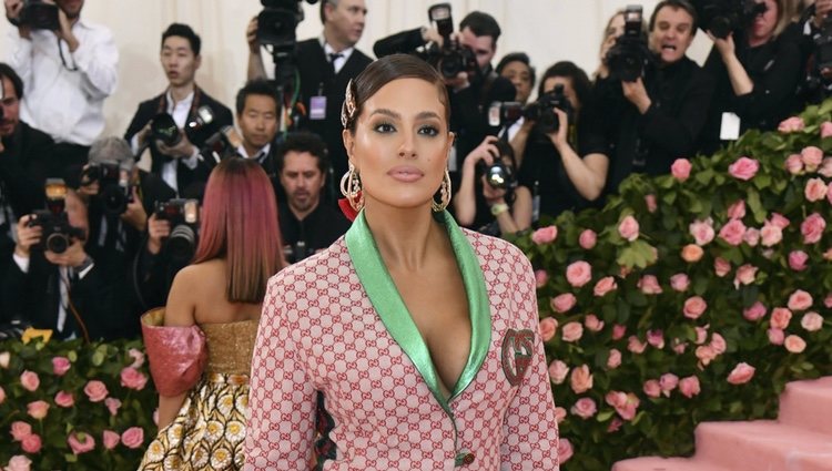 Ashley Graham en la alfombra roja de la Gala MET 2019