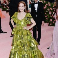 Julianne Moore en la alfombra roja de la Gala MET 2019