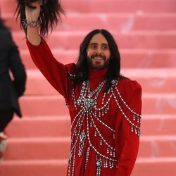 Jared Leto en la alfombra roja de la Gala MET 2019