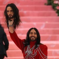 Jared Leto en la alfombra roja de la Gala MET 2019