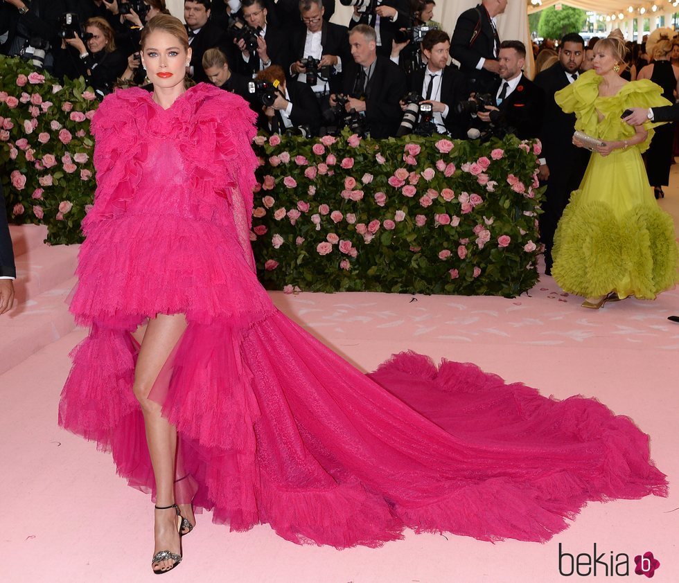 Doutzen Kroes en la alfombra roja de la Gala MET 2019