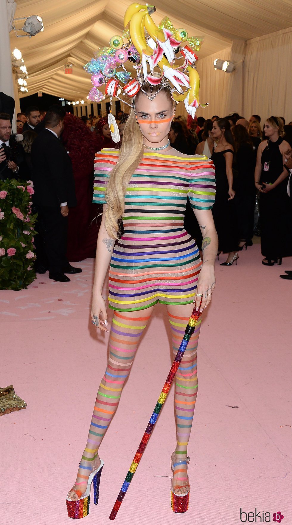 Cara Delevingne en la alfombra roja de la Gala MET 2019