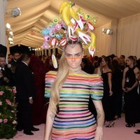 Cara Delevingne en la alfombra roja de la Gala MET 2019