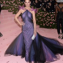 Katie Holmes en la alfombra roja de la Gala MET 2019