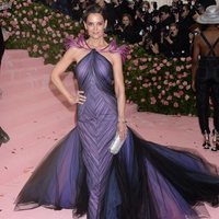 Katie Holmes en la alfombra roja de la Gala MET 2019