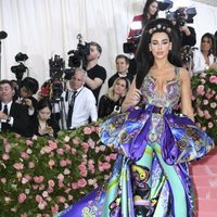 Dua Lipa en la alfombra roja de la Gala MET 2019