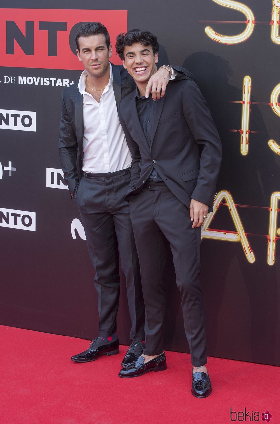 Los hermanos Casas en la premiere de la serie 'Instinto'