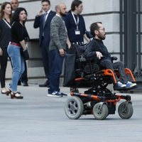 Pablo Echenique llegando a la capilla ardiente de Alfredo Pérez Rubalcaba en el Congreso de los Diputados en Madrid