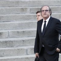 Ángel Gabilondo entrando a la capilla ardiente de Alfredo Pérez Rubalcaba en el Congreso de los Diputados en Madrid