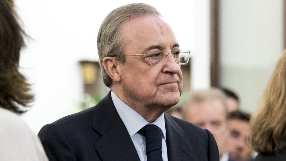 Florentino Pérez en la capilla ardiente de Alfredo Pérez Rubalcaba en el Congreso de los Diputados en Madrid