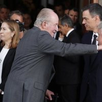 El rey emérito Juan Carlos, Felipe González y Pedro Sánchez en la capilla ardiente de Alfredo Pérez Rubalcaba en el Congreso de los Diputados en Madrid