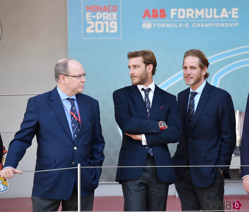 Alberto de Mónaco, Pierre y Andrea Casiraghi en el Gran Premio de Mónaco de Fórmula E 2019