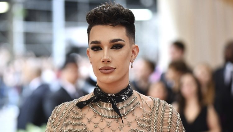 James Charles con un diseño de Alexander Wang en la MET Gala 2019