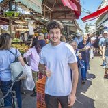 Miki Nuñez en un mercado de Tel Aviv antes de Eurovisión 2019