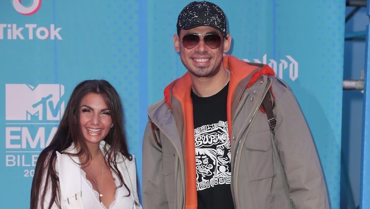 Elettra Lamborghini y el DJ Afrojack en los premios MTV Europe en Bilbao de 2018