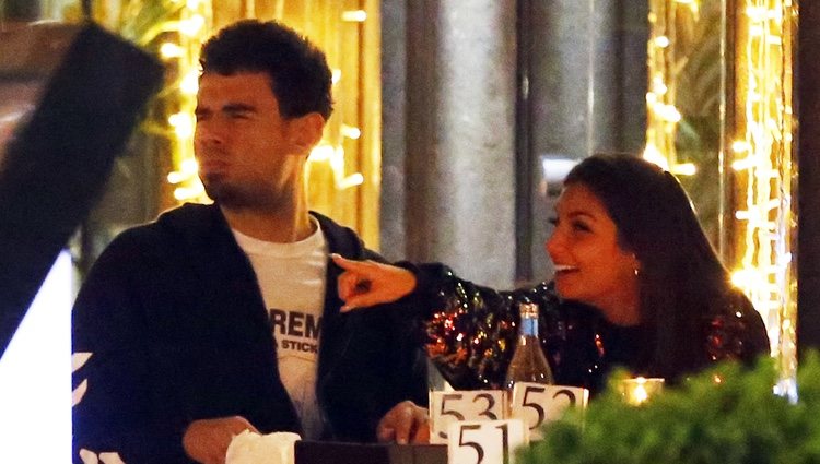 Elettra Lamborghini y el DJ Afrojack cenando en Milán