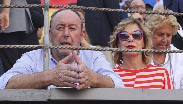 Ágatha Ruiz de Prada y Luis Miguel Rodríguez en la corrida de San Isidro 2019