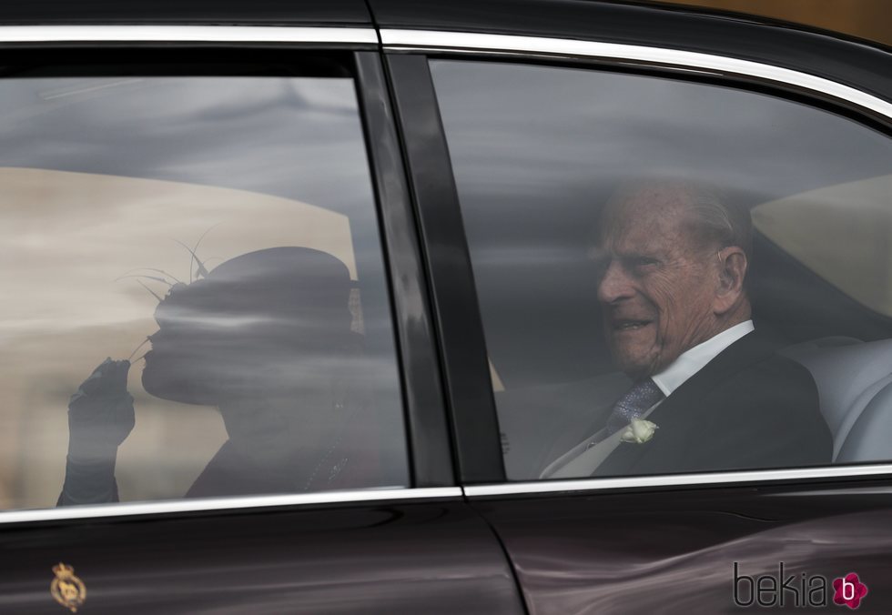 La Reina Isabel y el Príncipe Felipe en la boda de Lady Gabriella Windsor y Thomas Kingston