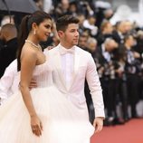 Nick Jonas y Priyanka Chopra en la alfombra roja del Festival de Cannes 2019