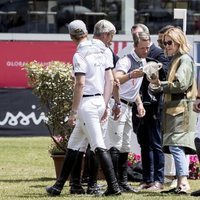 Marta Ortega con el trofeo en el Concurso Internacional de Saltos 2019