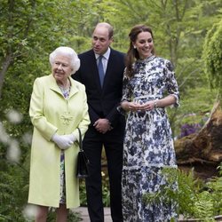 La Reina Isabel, el Príncipe Guillermo y Kate Middleton en Chelsea Flower Show 2019