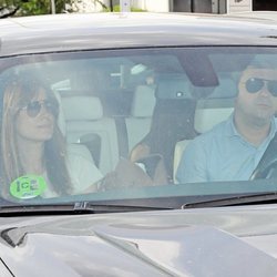 Isabel Jiménez visitando a Sara Carbonero en el hospital