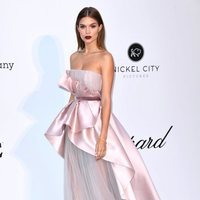 Josepghine Skriver en la gala amfAR en el Festival de Cannes 2019