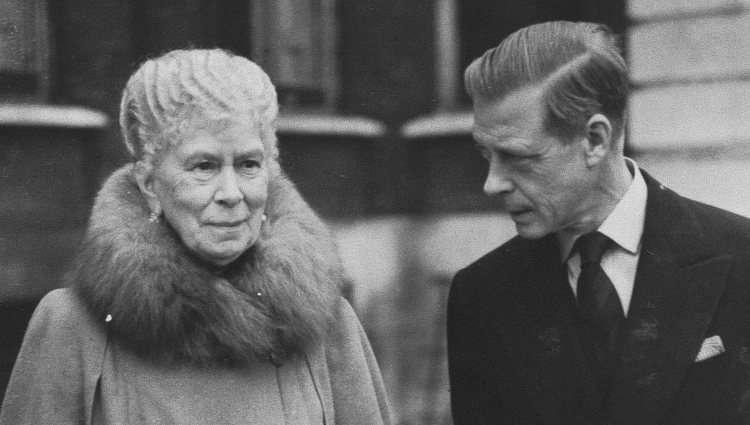 La Reina María de Teck y el Duque de Windsor