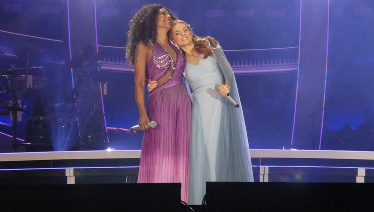 Mel B y Geri Halliwell en el primer concierto de la gira Spice World Tour 2019