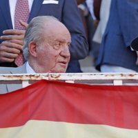 El Rey Juan Carlos y la Infanta Elena viendo a Roca Rey en Las Ventas