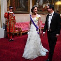 La Duquesa de Cambridge con las insignias de la Real Orden Victoriana en el Viaje de Estado de Donald Trump